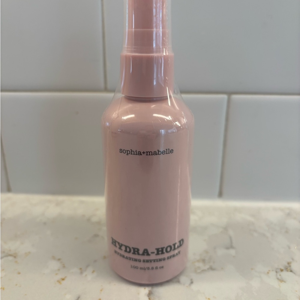 Sophia + Mabelle Hydra-Hold Hydrating Setting Spray - Pink